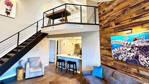 Interior - ~Remodeled Mtn View Condo, Hot Tub, Modern, Fast WiFi~ (Boulder)