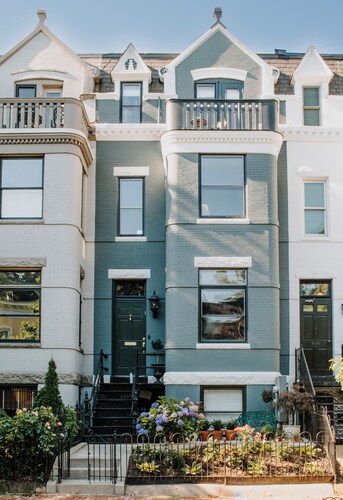 Designer Apartment in the Heart of Historic Capitol Hill: 10 Min Walk to Capitol