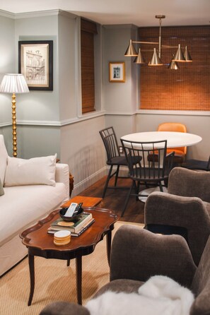 Smart-tv och eldstad