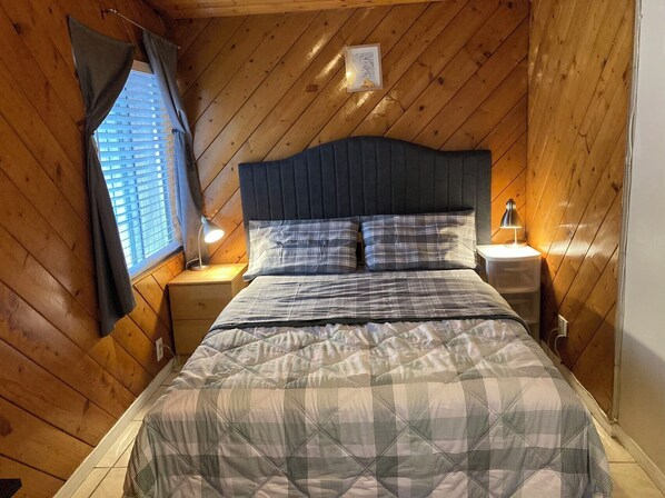 4 bedrooms, WiFi, bed sheets