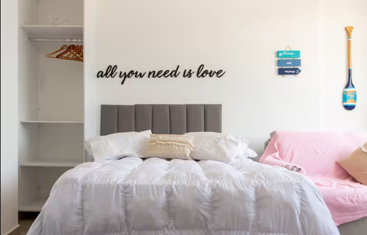 1 habitación, tabla de planchar con plancha, wifi y ropa de cama 