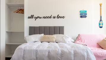 1 habitación, tabla de planchar con plancha, wifi y ropa de cama