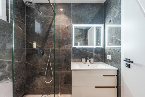 Mumba Apartment 2 by Kondo Stays