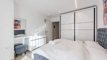 1 bedroom, iron/ironing board, travel crib, WiFi