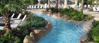 Charming 4-bedroom resort with AC, WiFi in enchanting Davenport