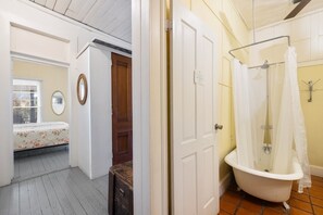 Hair dryer, towels - The Downtown Historic Island Hotel (Cedar Key)