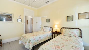 1 bedroom, travel crib, free WiFi, bed sheets