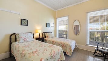 1 Schlafzimmer, Reisekinderbett, kostenloses WLAN, Bettwäsche