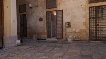 Enceinte de lâhĂ©bergement