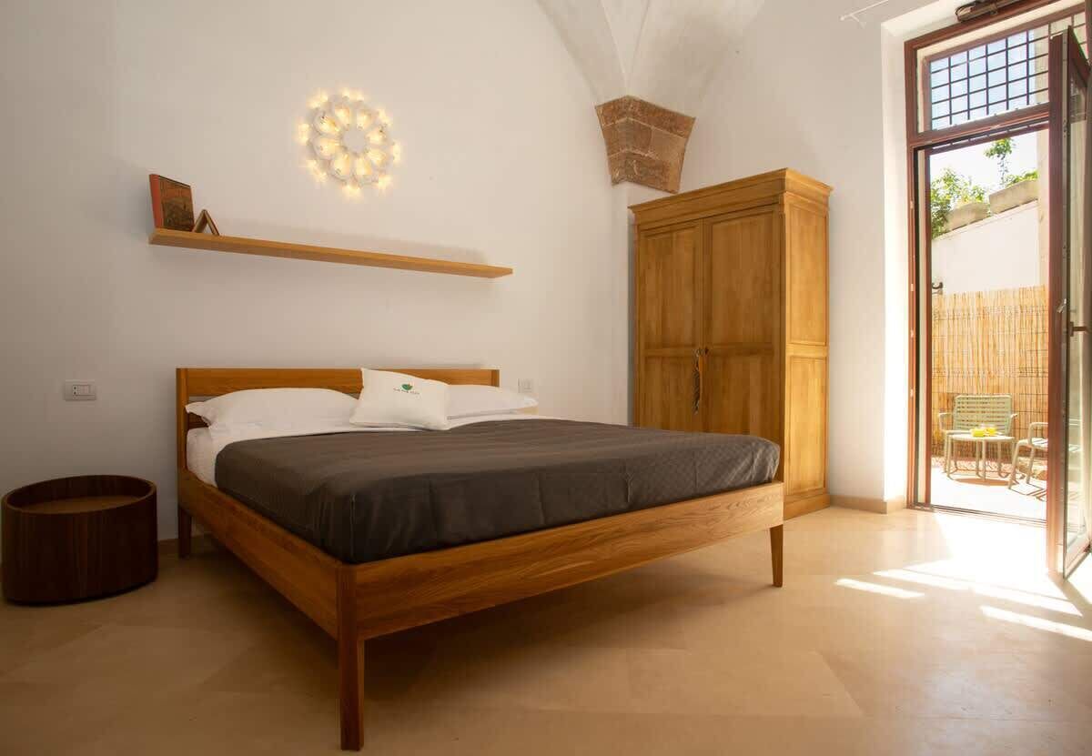 旅行婴儿床、免费 WiFi、床单