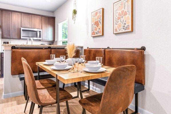 Dining - Cozy Seguin 3BR 2 BA l Family & Travel Friendly (Seguin)