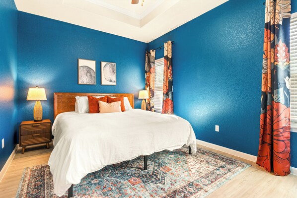 3 bedrooms, in-room safe, desk, iron/ironing board