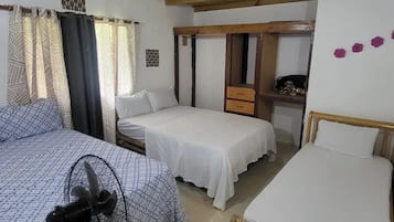 4 bedrooms, iron/ironing board, WiFi, bed sheets