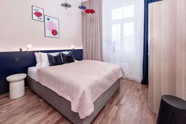 2 bedrooms, iron/ironing board, travel cot, WiFi