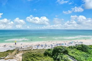 On the beach - 🏝️One Seagrove Place 702 | Balcony, Pool, + Private Beach Access! (Santa Rosa Beach)