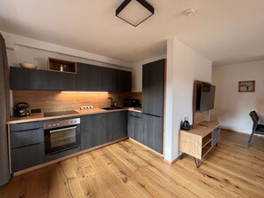 Oven, dishwasher