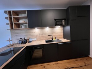 Oven, dishwasher