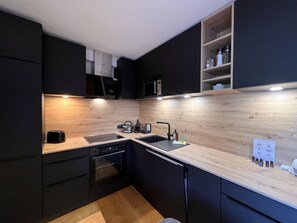 Oven, dishwasher