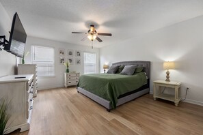 3 bedrooms, desk, free WiFi, bed sheets