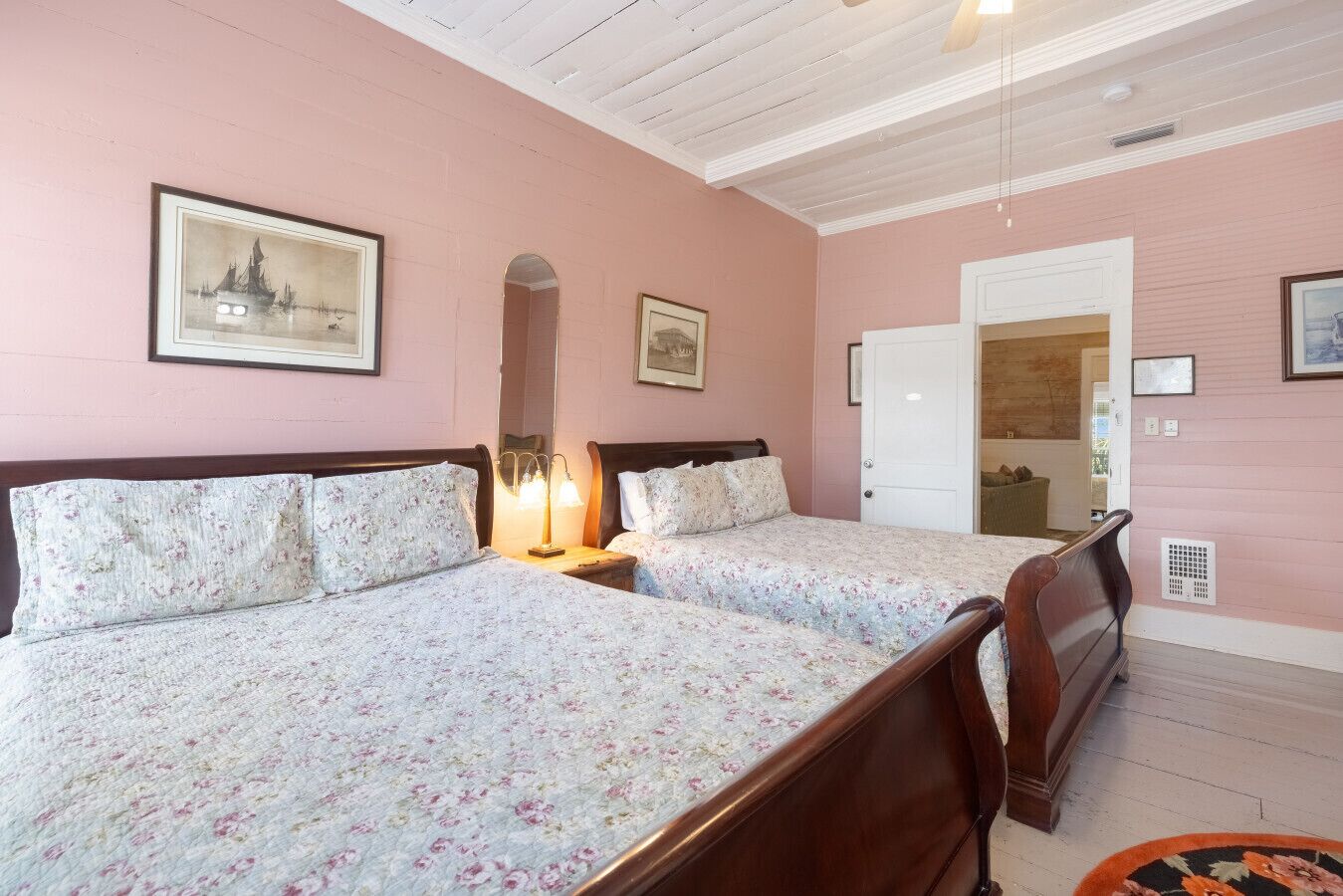 1 Schlafzimmer, Reisekinderbett, kostenloses WLAN, Bettwäsche