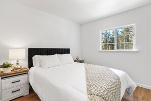 3 bedrooms, travel crib, free WiFi, bed sheets