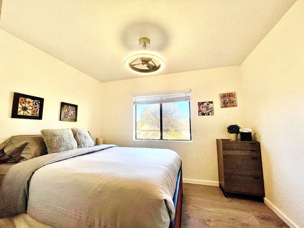 2 間睡房、熨斗/熨衫板、Wi-Fi、床單