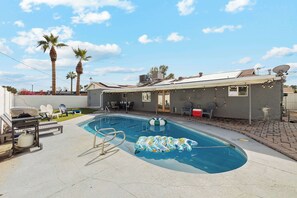 Pool - Scottsdale Getaway - Heated Pool (Scottsdale)