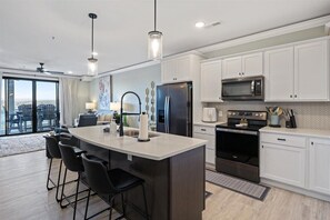 Fridge, microwave, oven, stovetop - Newly Designed Topsider Condo w/ Beautiful Main Channel Views (Osage Beach)
