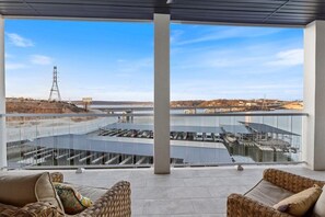 Property grounds - Topsider Condo w/ Updated Design & Amazing Main Channel Views (Osage Beach)