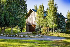 Exterior - Riverfront retreat, A/C, Fishing, Fireplace, Pet-Friendly! (Durango)