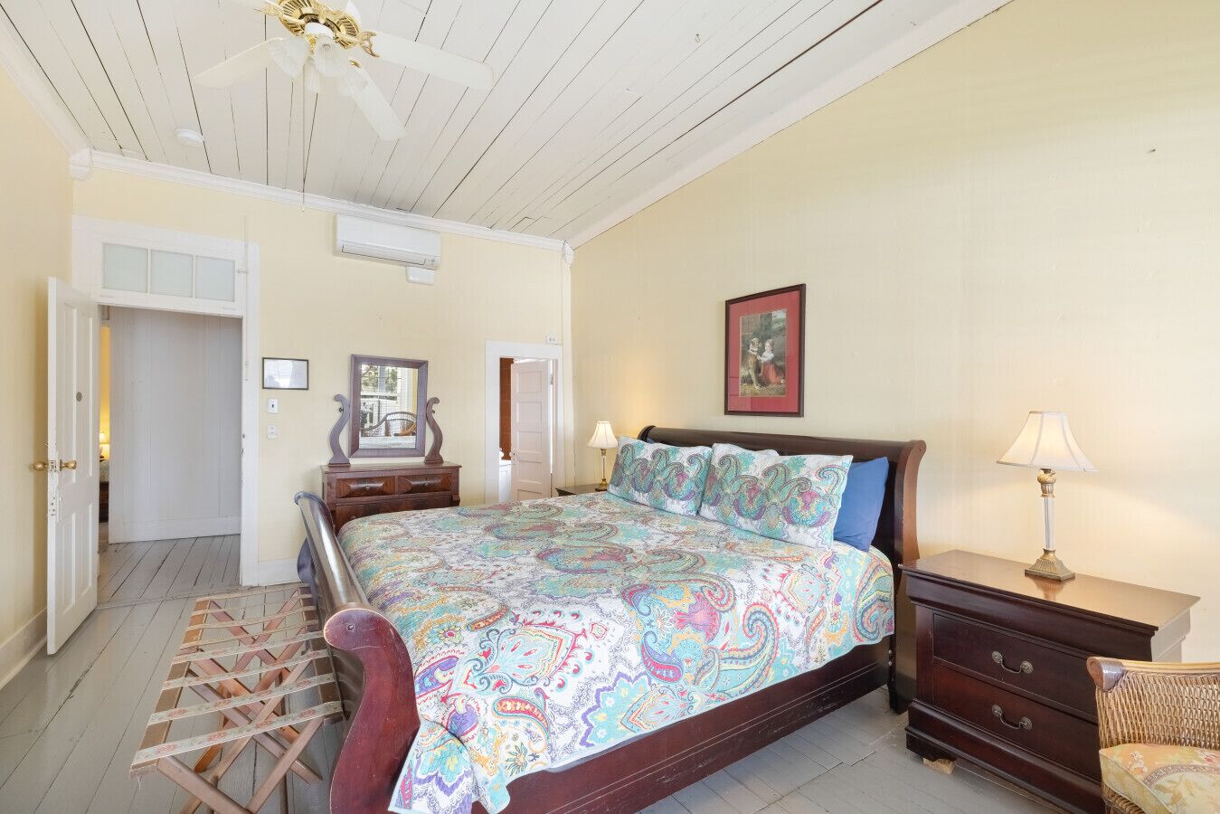 1 bedroom, travel crib, free WiFi, bed sheets