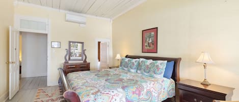 1 bedroom, travel cot, free WiFi, bed sheets
