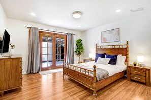 4 bedrooms, desk, iron/ironing board, free WiFi