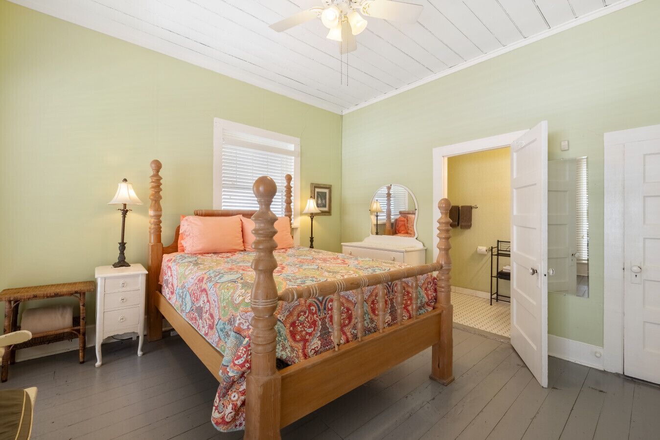 1 bedroom, travel crib, free WiFi, bed sheets