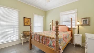 1 Schlafzimmer, Reisekinderbett, kostenloses WLAN, Bettwäsche