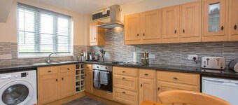 Sarah`s House: BBQ Parking 10mins To Alton Towers