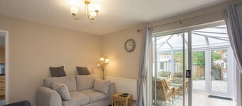 Sarah`s House: BBQ Parking 10mins To Alton Towers