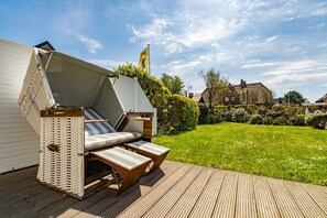 Unclassified image, 5 of 22, button