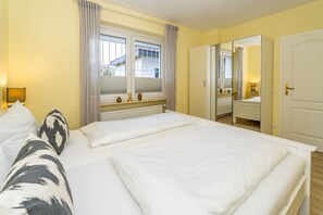 2 bedrooms, in-room safe, iron/ironing board, WiFi