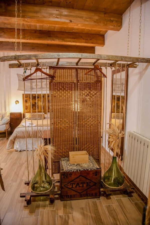 1 Schlafzimmer, Schreibtisch, WLAN, Bettwäsche