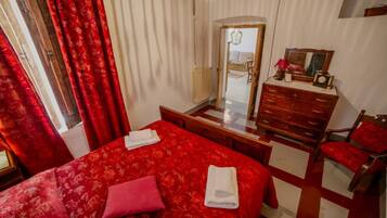 1 chambre, bureau, Wi-Fi, draps fournis