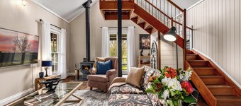 Historic country cottage on beautiful estate minutes from Bowral and Mittagong