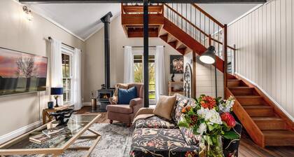 Historic country cottage on beautiful estate minutes from Bowral and Mittagong