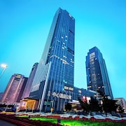 優品　人間国宝　中島宏　青瓷向付　五客　共箱 中島宏・青磁・人間国宝・佐賀県の陶芸作家