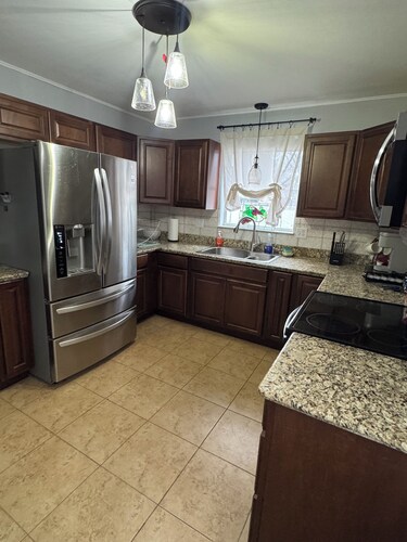 Gorgeous quiet and cozy 3 bedroom/ 2 bathroom home awaits you!