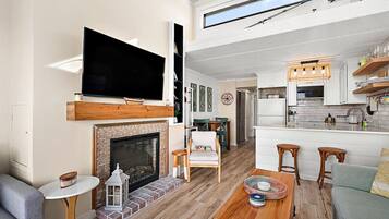 TV, fireplace