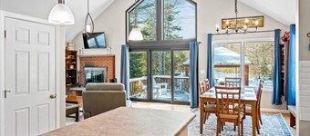 Mountain View Home with Hot Tub – Sleeps 10