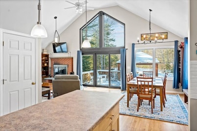 Mtn View | Outdoor hot tub + fireplace | 10+ Guest