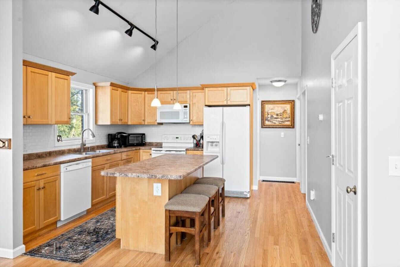 冰箱、微波炉、炉灶、洗碗机