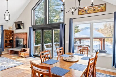 Mountain View Home with Hot Tub – Sleeps 10